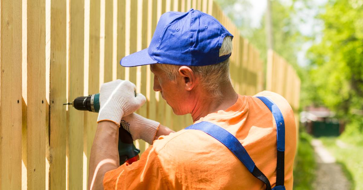 how to choose a fence contractor in Florida